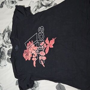 Adidas  tee  shirt